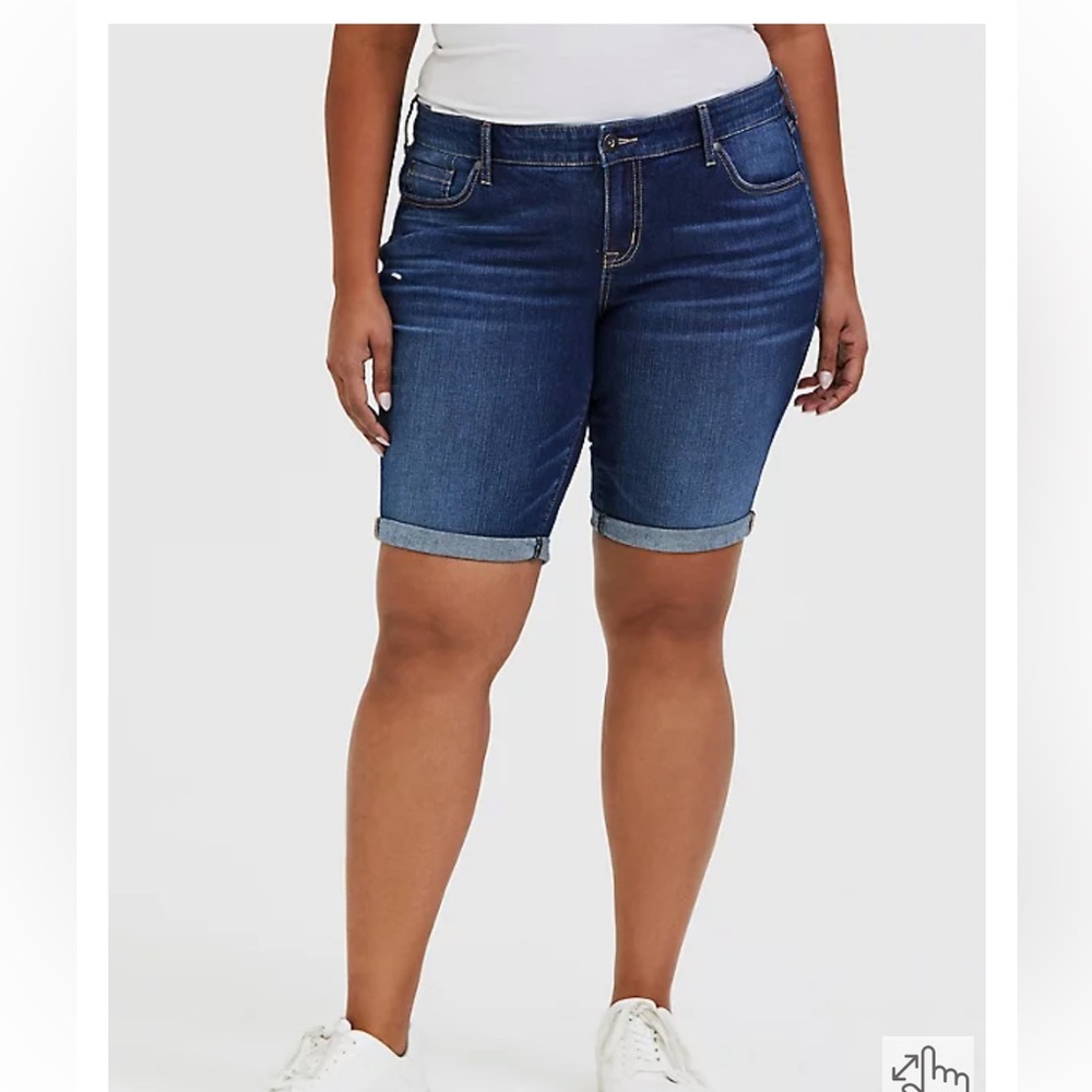 BERMUDA BOYFRIEND VINTAGE STRETCH MID-RISE SHORT